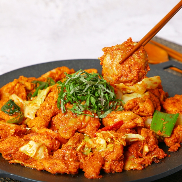 뜯어서 구워주면 끝! 양념 닭갈비 700g + 간장 찜닭 700g (총 1.4kg)